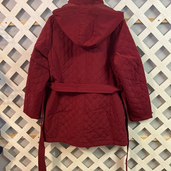 Dennis Basso Water Resistant Quilted Coat w/Belt & Hood Red Garnet Large - Picture 3 of 6